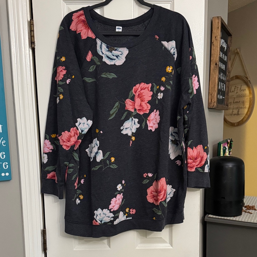 Floral Print Long Sleeve Sweatshirt